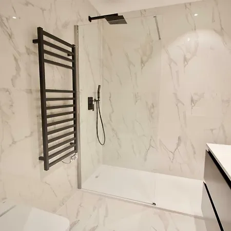 Luxury 3 Bedrooms - - 3 Min From The Palais -apt N° 5m408 아파트 칸느