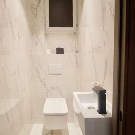 Luxury 3 Bedrooms - - 3 Min From The Palais -apt N° 5m408 아파트 *
